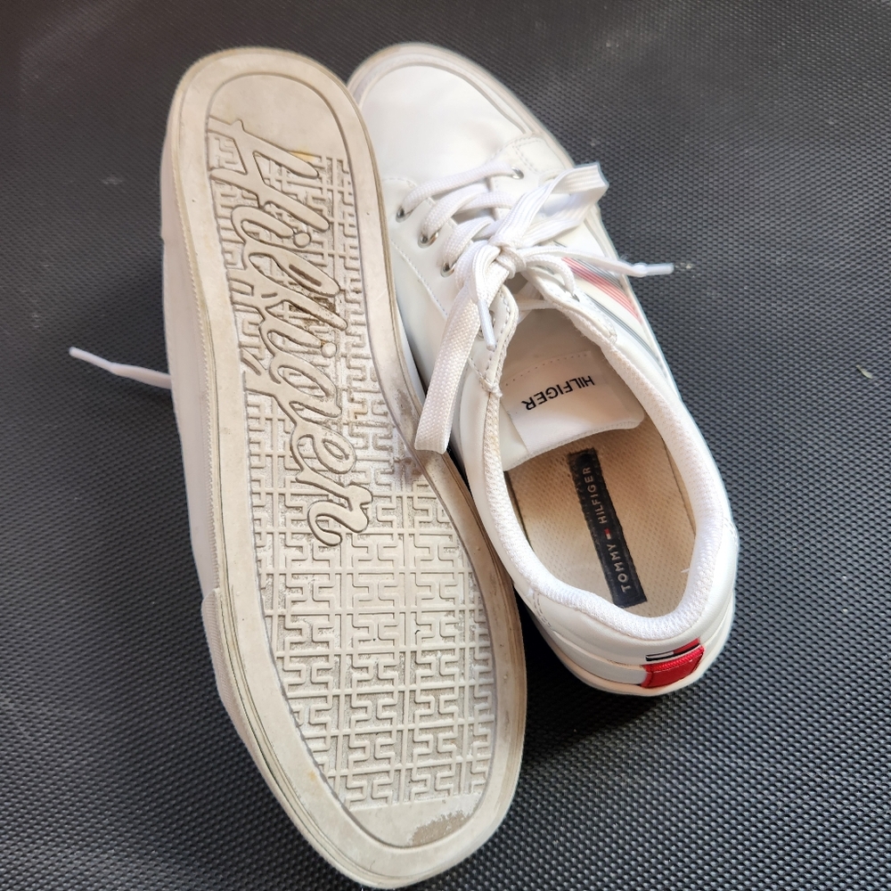 Tommy Hilfiger Shoes Size 10 - Picture 3 of 9